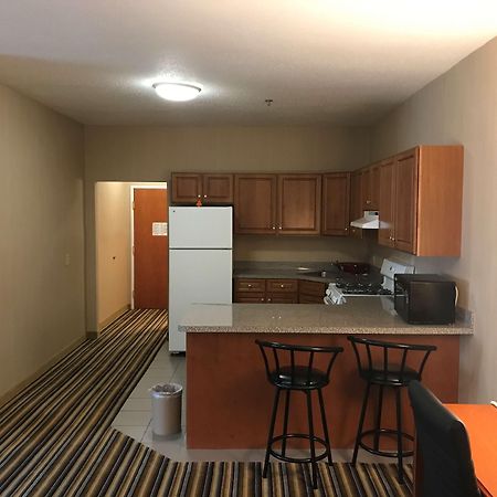 Best Western Plus New England Inn & Suites Berlin Luaran gambar