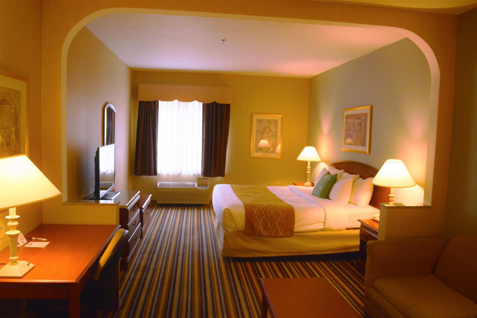 Best Western Plus New England Inn & Suites Berlin Luaran gambar